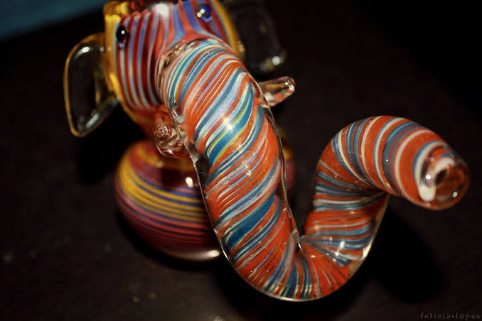 Bubbler Vs Bong: What’s Right for Your Smoking Needs