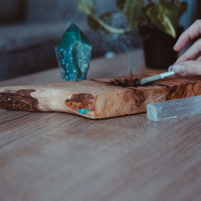 5 Must-Have Accessories that Will Elevate Your Smoking Experience