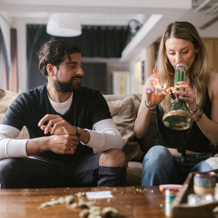 Bong vs. Other Smoking Methods