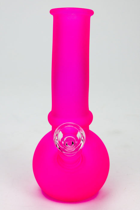 7" Glow in the dark glass water pipe